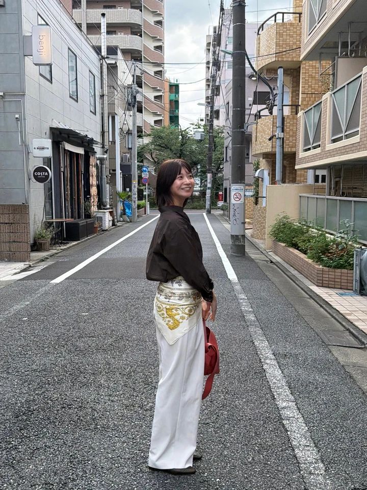 【エルメス】スカーフを4通りに！いつものコーデが華やぐアレンジ術_5