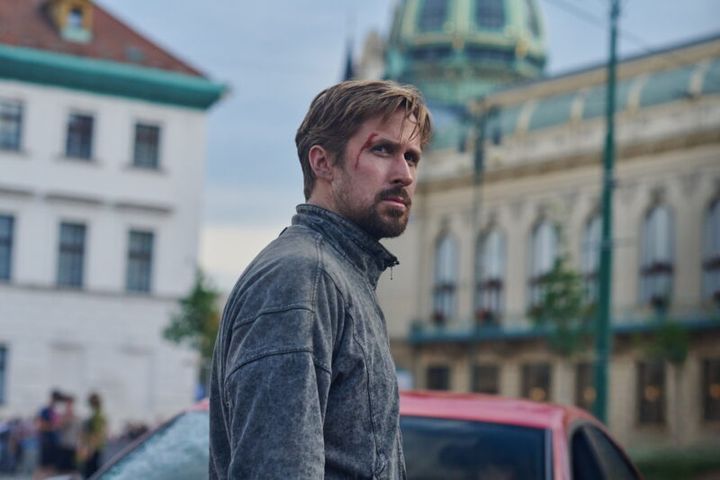 ベストセラー小説の映画化。Netflix映画『グレイマン』独占配信中
