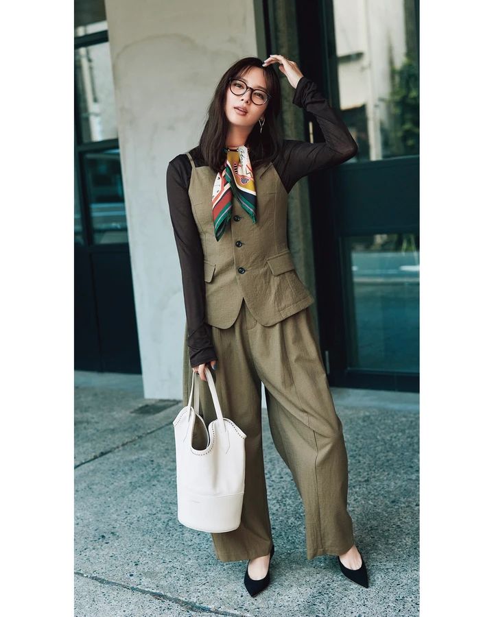 新川優愛 セットアップコーデ
