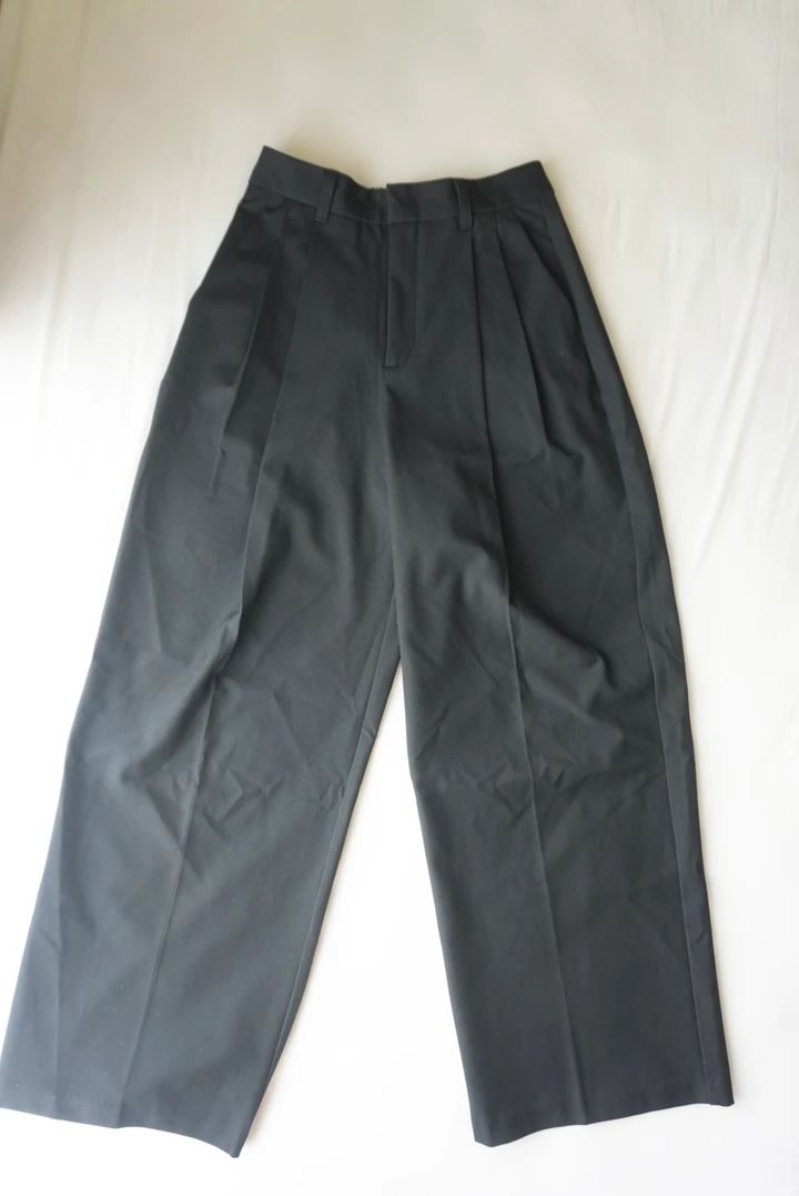 【GU】タックワイドパンツMN | 2,990円で30代のスタイルが整う！_1