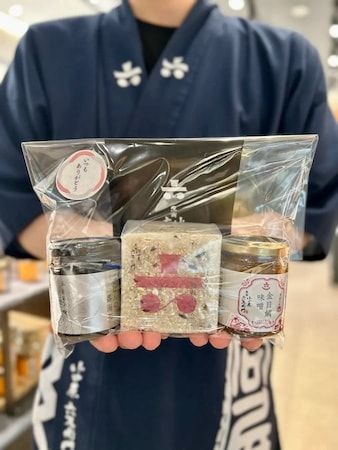 「魚商 小田原六左衛門 そごう横浜店」が1周年記念フェアを開催！限定商品を販売