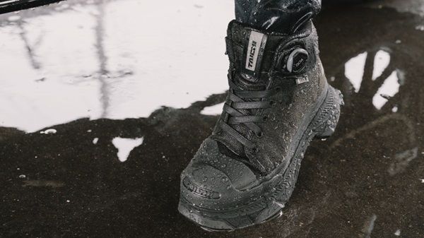 「TAICHI」から厚底ライディングシューズ登場！ライディングにも街歩きにも馴染む1足