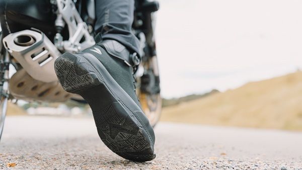 「TAICHI」から厚底ライディングシューズ登場！ライディングにも街歩きにも馴染む1足