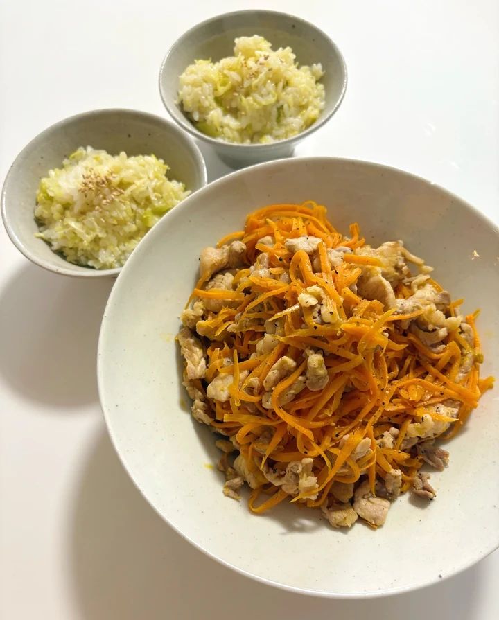 長谷川あかり 豚肉とにんじんの甘酸っぱいからし炒め 献立 長ネギとしらすの炊き込み