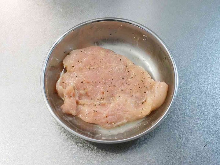 鶏むね肉の照り焼きチキンサンドイッチ