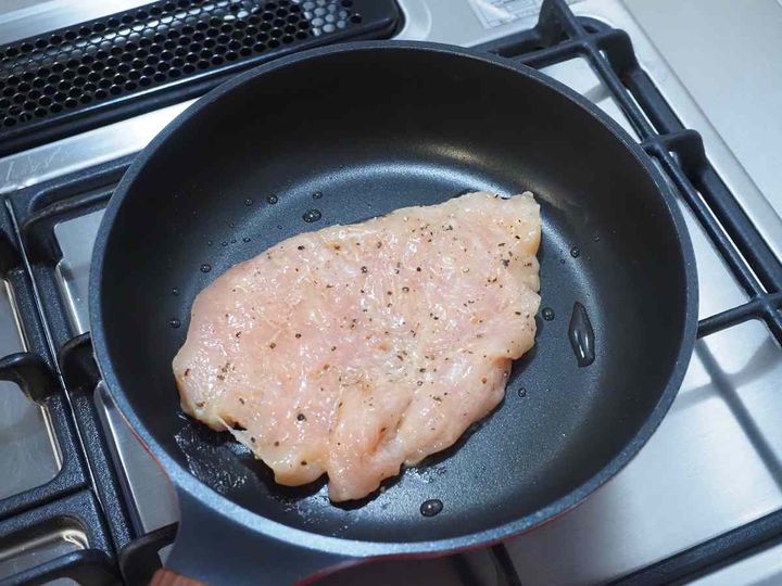 鶏むね肉の照り焼きチキンサンドイッチ
