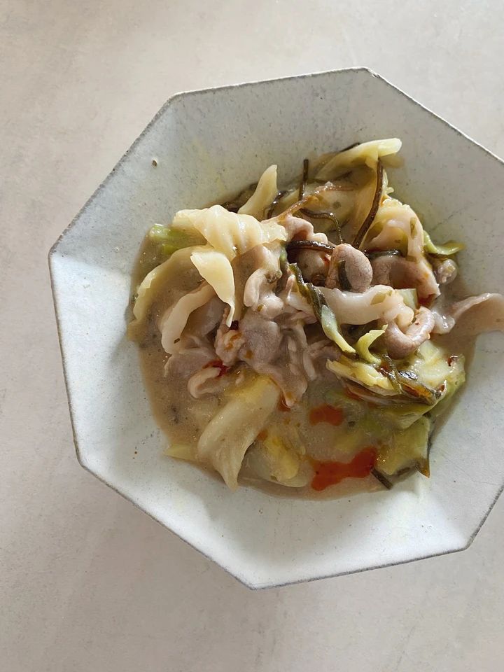 長谷川あかり レシピ 豚肉とキャベツの塩昆布豆乳煮 完成
