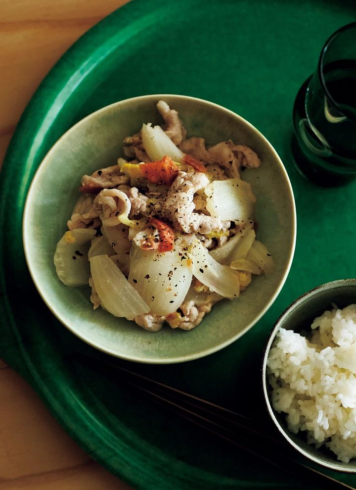 包丁いらずで楽々「豚と白菜の梅酒蒸し」