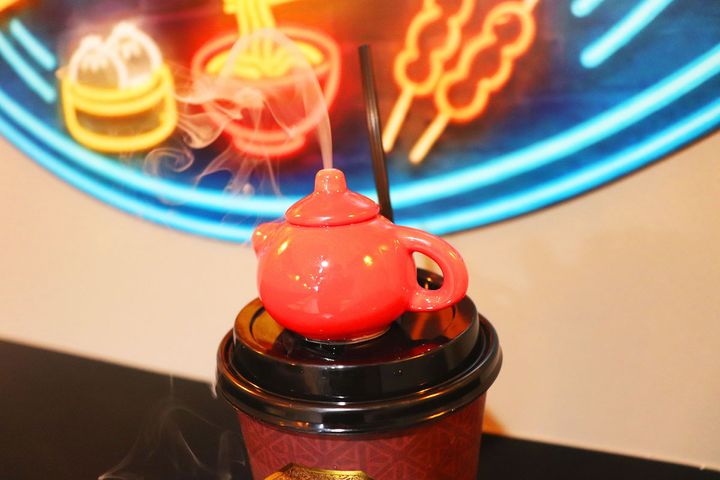 ミニ茶器から出る煙