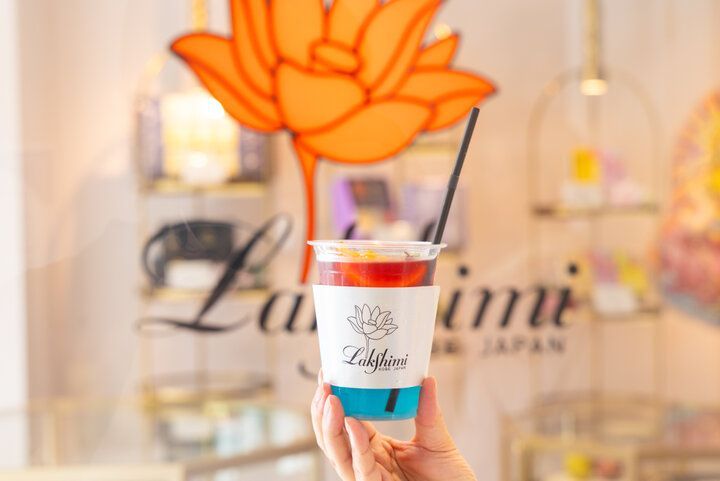 本店限定品を求めて「極上はちみつ紅茶」を手がける「Lakshimi神戸本店ティーガーデン」へ