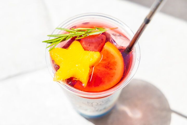 本店限定品を求めて「極上はちみつ紅茶」を手がける「Lakshimi神戸本店ティーガーデン」へ