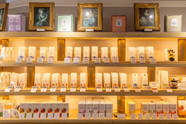 本店限定品を求めて「極上はちみつ紅茶」を手がける「Lakshimi神戸本店ティーガーデン」へ
