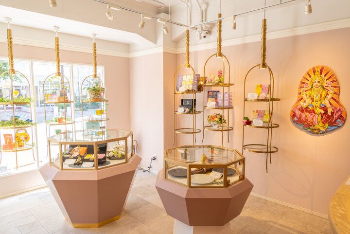 本店限定品を求めて「極上はちみつ紅茶」を手がける「Lakshimi神戸本店ティーガーデン」へ