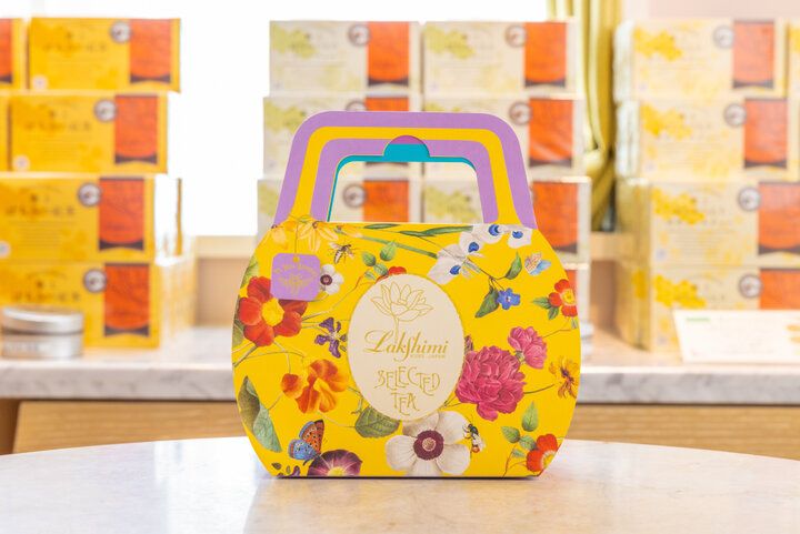 本店限定品を求めて「極上はちみつ紅茶」を手がける「Lakshimi神戸本店ティーガーデン」へ