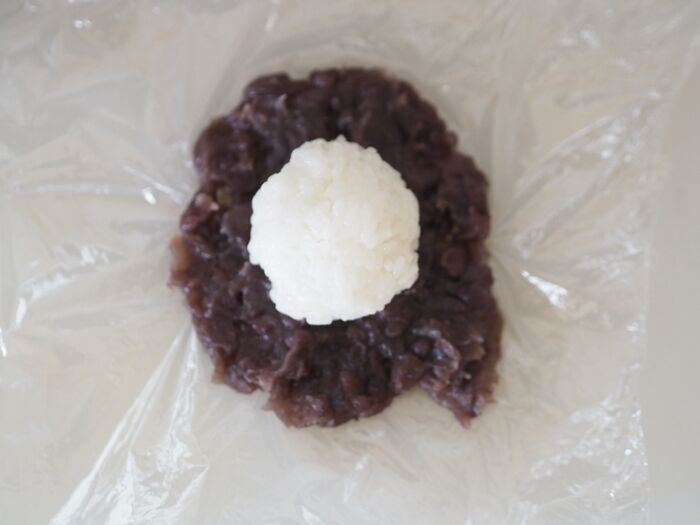 蒸し器不要の裏ワザ！ご飯に片栗粉を混ぜてレンジで1分半加熱するだけの「簡単おはぎ」が本格派すぎた