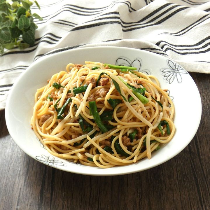 シャキうま！「もやしとニラの担々風パスタ」