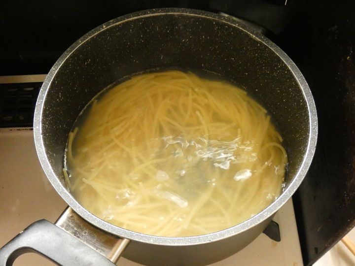 シャキうま！「もやしとニラの担々風パスタ」