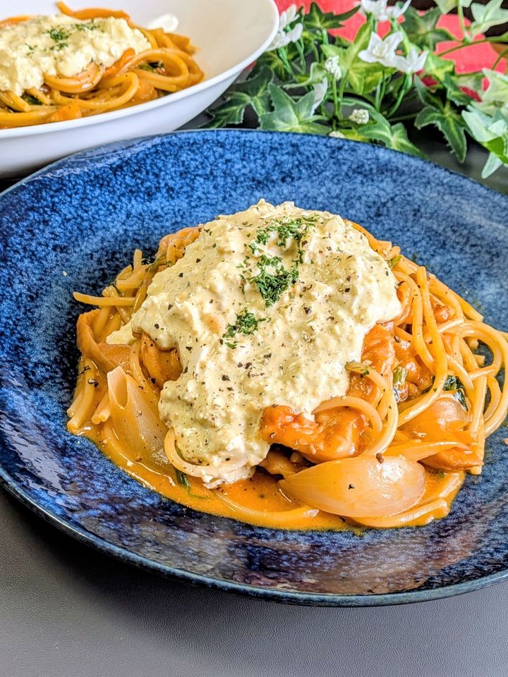 これぞ背徳パスタ！【濃厚ヤンニョムロゼパスタ〜タルタルソースのせ〜】