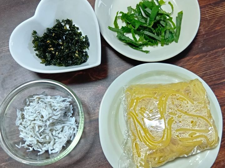 数分で完成！チャチャッと簡単！しそわかめとしらすのポン酢スパゲッティ