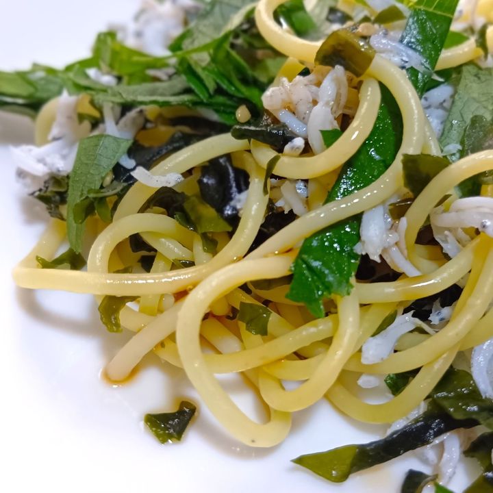 数分で完成！チャチャッと簡単！しそわかめとしらすのポン酢スパゲッティ