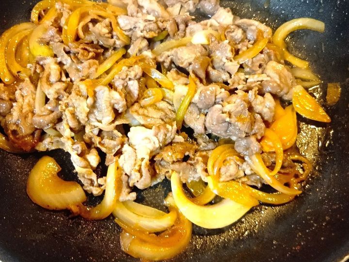 子どもが喜ぶ！ササッと作れる！玉ねぎ入り豚の生姜焼きで作る、わが家の生姜焼きスパゲッティ