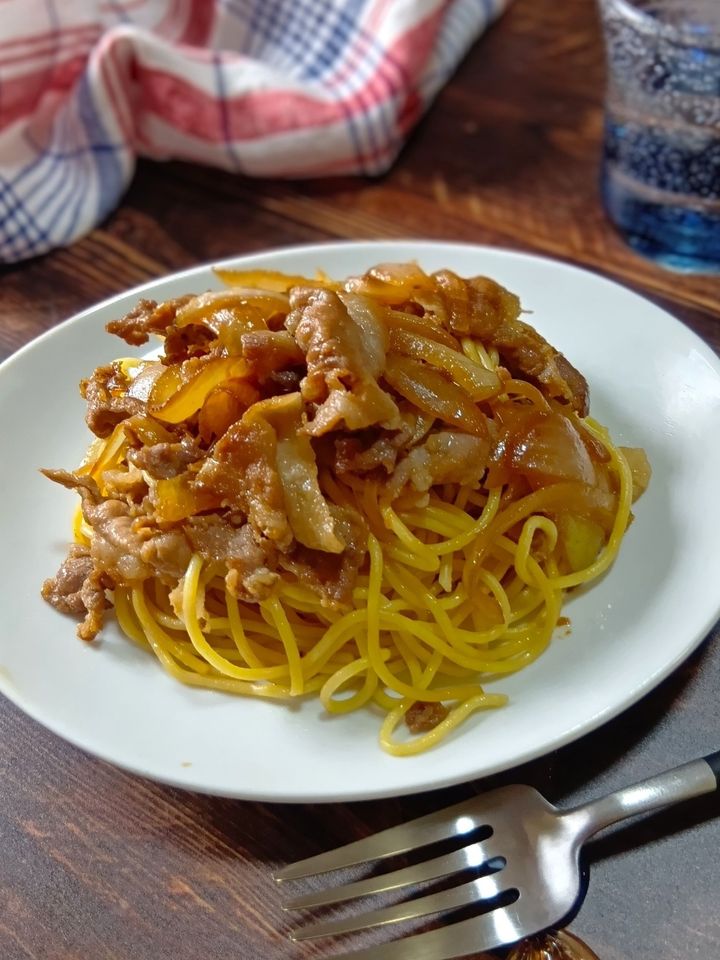 子どもが喜ぶ！ササッと作れる！玉ねぎ入り豚の生姜焼きで作る、わが家の生姜焼きスパゲッティ