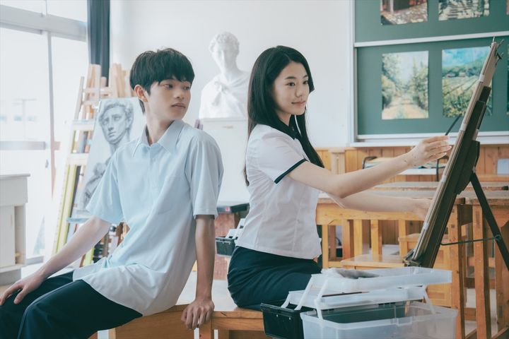 映画『３ミリの恋』場面写真 （C）2026「３ミリの恋」製作委員会 width=