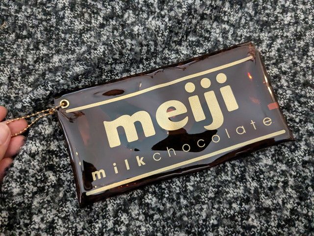 板チョコ形のクリアポーチ単体のアップ写真