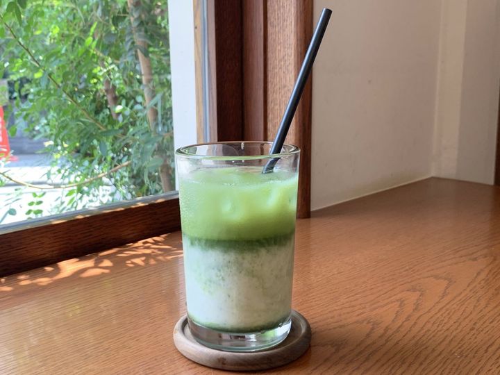 「抹茶ラテ（アイス）」700円