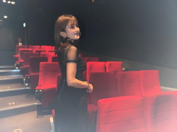  映画ソムリエの東紗友美