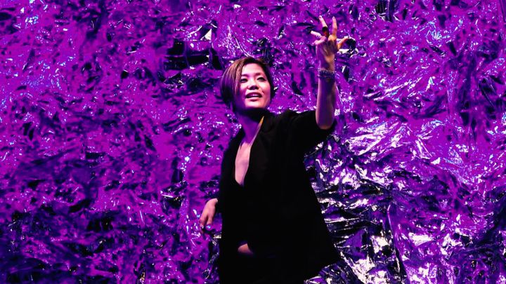 ジュンコエモト 『真夜中に寂しくなったときに観たい演劇』via Tokyo Metropolitan Theatre ©Wakana Hikino