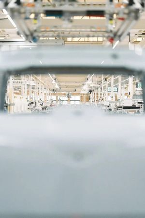 ベントレー初の完全電気自動車・アーバンラグジュアリーSUV「トルカル」誕生！