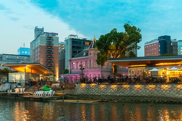 【福岡県福岡市】屋形船「中洲 博多舟」で九州産華味鳥の水たき提供開始！博多の食と風景を一度に体験