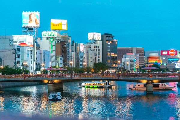 【福岡県福岡市】屋形船「中洲 博多舟」で九州産華味鳥の水たき提供開始！博多の食と風景を一度に体験