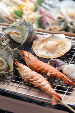【福岡県福岡市】屋形船「中洲 博多舟」で九州産華味鳥の水たき提供開始！博多の食と風景を一度に体験