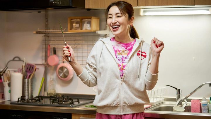 夜ドラ「税金で買った本」第19回より ©️NHK