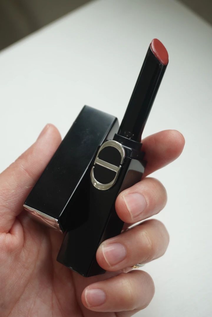 【DIOR】ルージュ ディオール オン ステージ 390レッドウッドスターシャイン