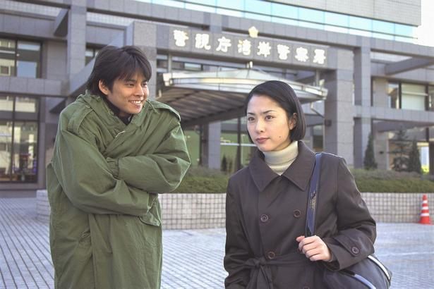 織田裕二演じる脱サラした異色の警察官、青島俊作(「踊る大捜査線」) [c]フジテレビジョン