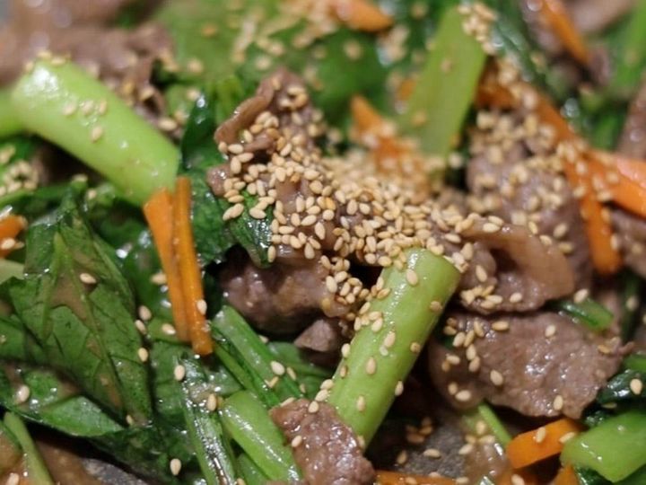 牛肉と小松菜のオイスターみそ炒め