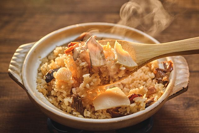 土鍋で炊いた炊き込みご飯
