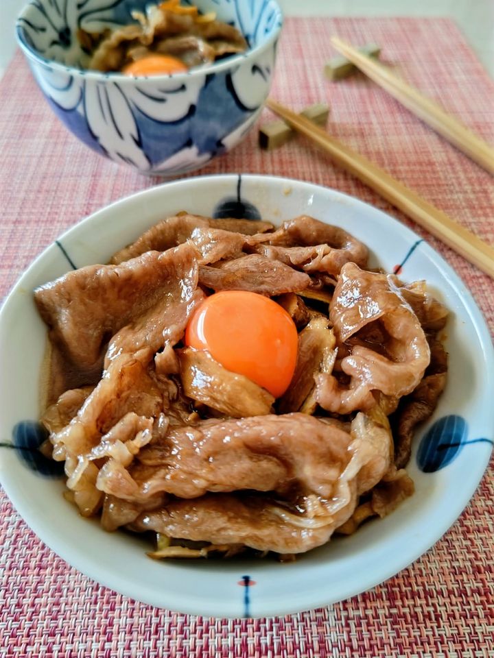 すき焼き月見牛丼