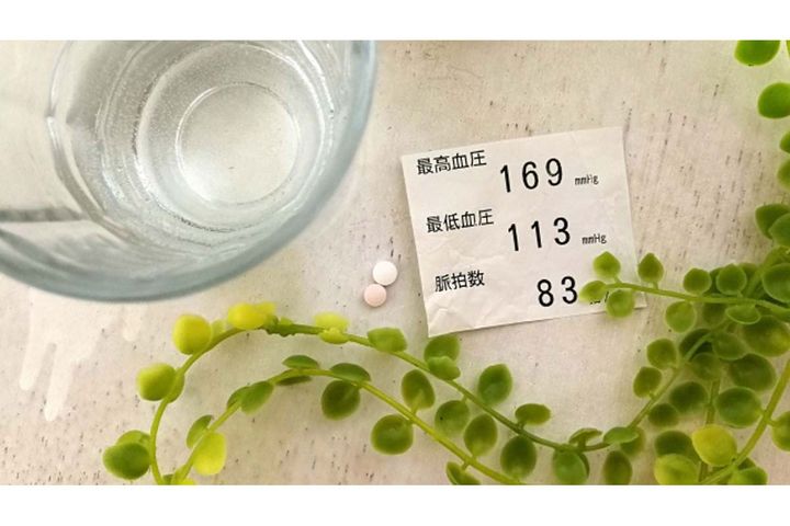 塩分の摂りすぎが慢性化すると、高血圧や腎臓病などのリスクが高くなります。