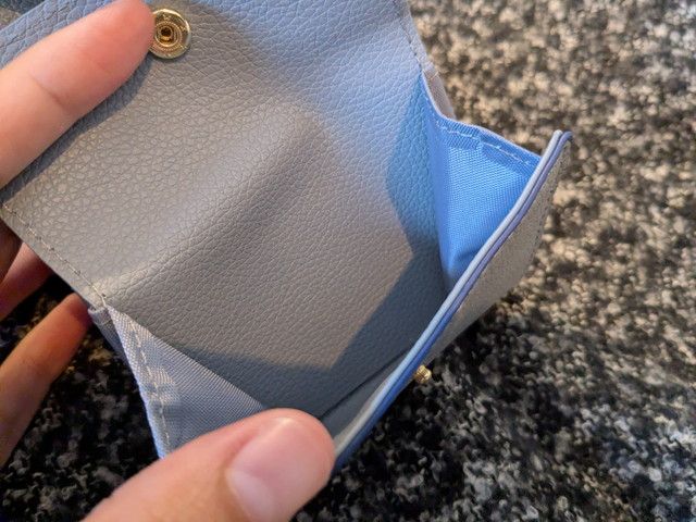 小銭入れの内側のディテール写真