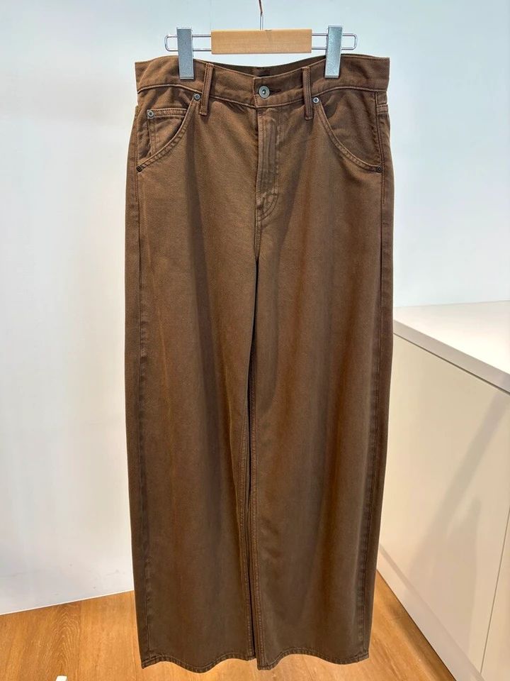 デニムの色もシルエットも更新したいなら「バギーバレルレッグジーンズ」（￥4990）
