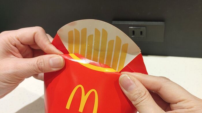 食べきれなかったマックのポテトを「袋ナシ」で持ち帰る裏ワザ。やってみたら…意外と便利じゃん♪