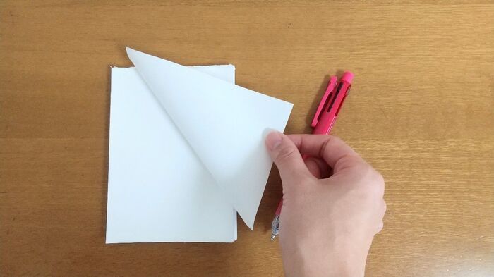 まさかの〈裏紙×ティッシュ〉で完成！あの“ペリペリめくれるメモ帳”が家にあるもので再現できる！？