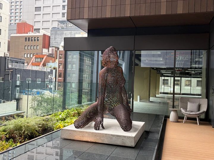 TOFROM YAESU館内のアート作品