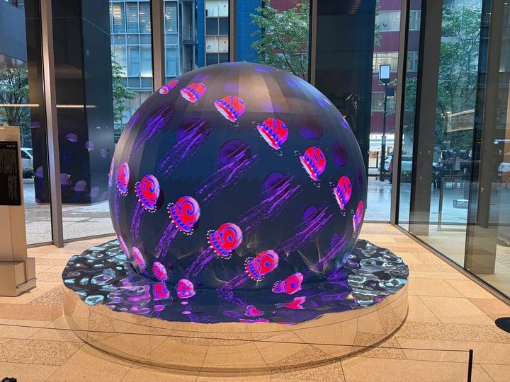 TOFROM YAESU館内に展示されたアート作品