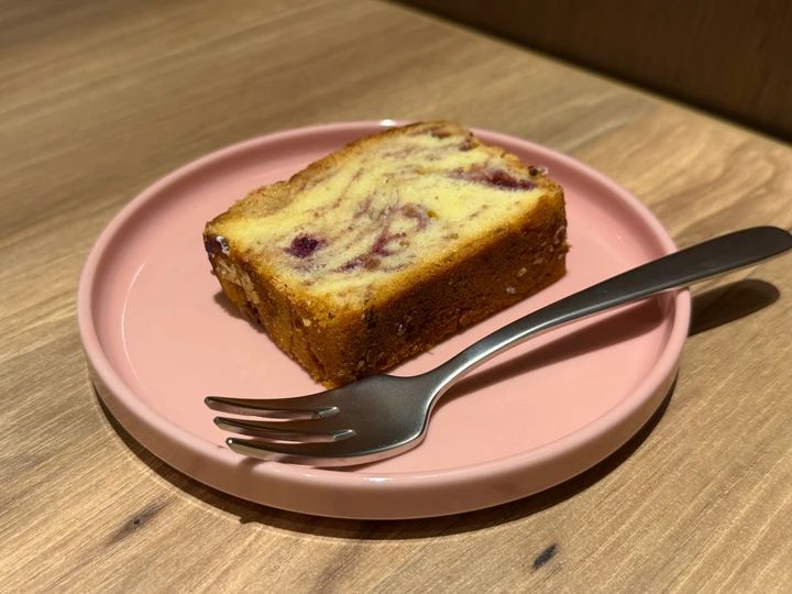 Drop Coffee Roasters中野店のブルーベリー＆クリームチーズパウンド