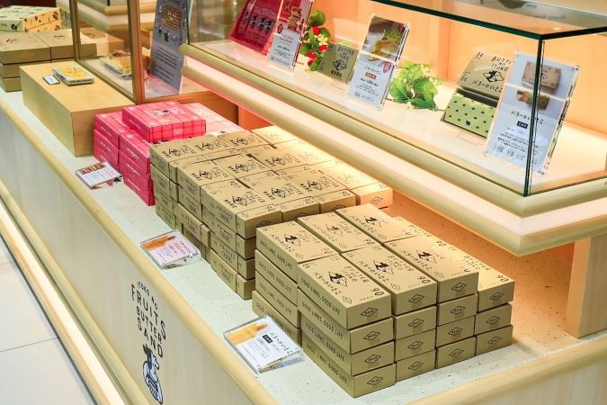 バターのいとこ／HOKKAIDO BROWN CHEESE 商品陳列